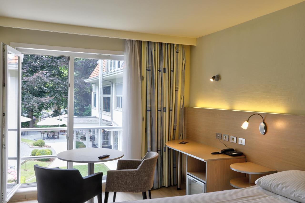 Auberge Du Vieux Cedre, Enghien-Belgique Luaran gambar