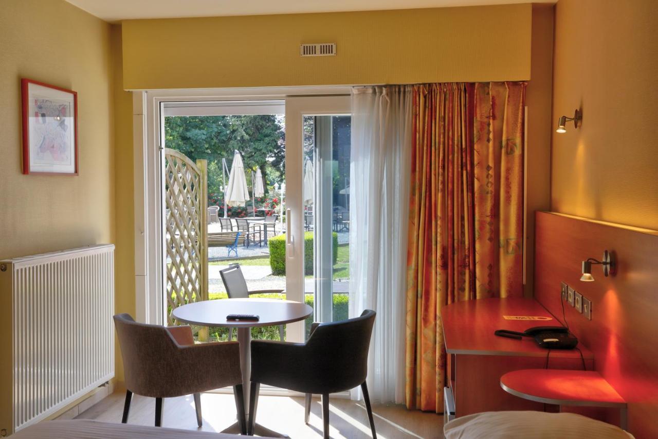 Auberge Du Vieux Cedre, Enghien-Belgique Luaran gambar