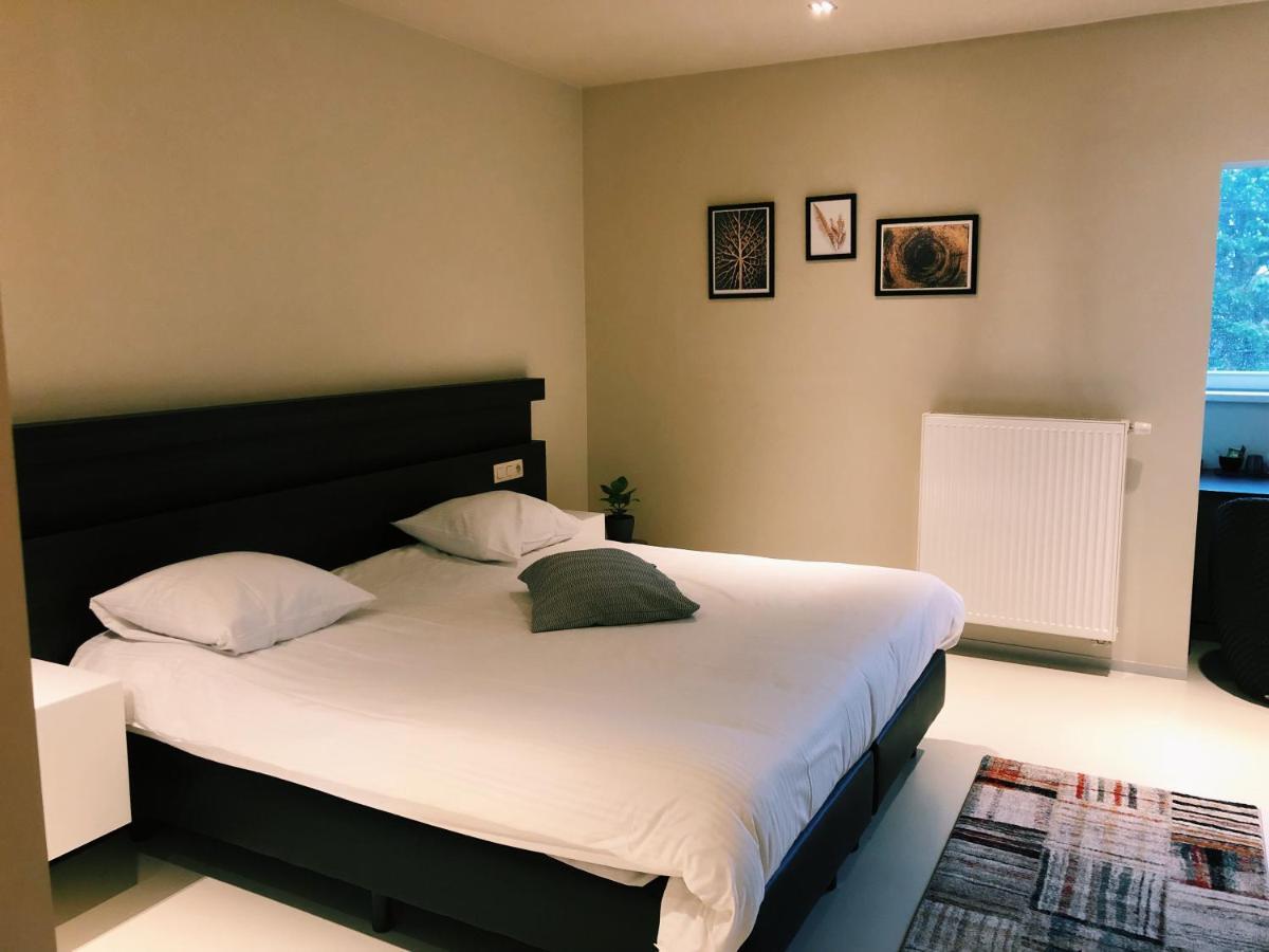 Auberge Du Vieux Cedre, Enghien-Belgique Luaran gambar